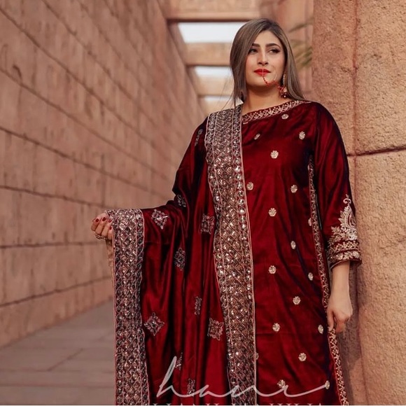 BNWT Velvet 3 Piece Bridal Pakistani Suit - Picture 9 of 14